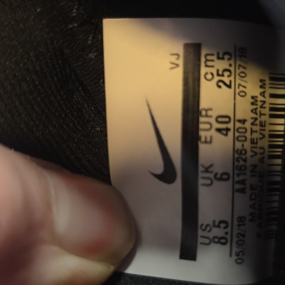Nike Legend React Women's Size 8.5 Running Shoes Black With Gold Swoosh … - Picture 5 of 9